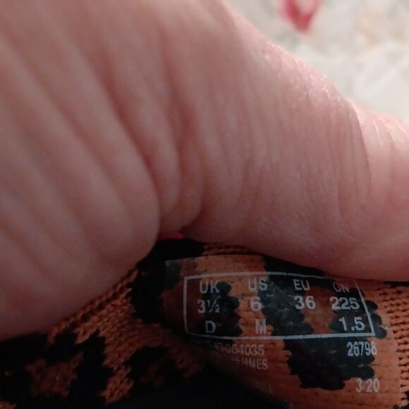 Clarks   - Picture 3 of 4